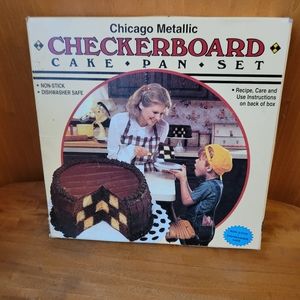 Chicago Metallic Checkerboard Cake Pan Set